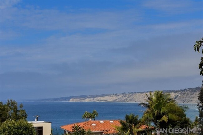 7851 Hillside Dr in San Diego, CA - Building Photo - Building Photo
