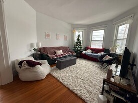 98 Cypress St, Unit 3 in Brookline, MA - Building Photo