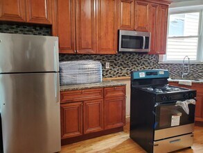 3330 W Crystal St, Unit 1 in Chicago, IL - Building Photo - Building Photo