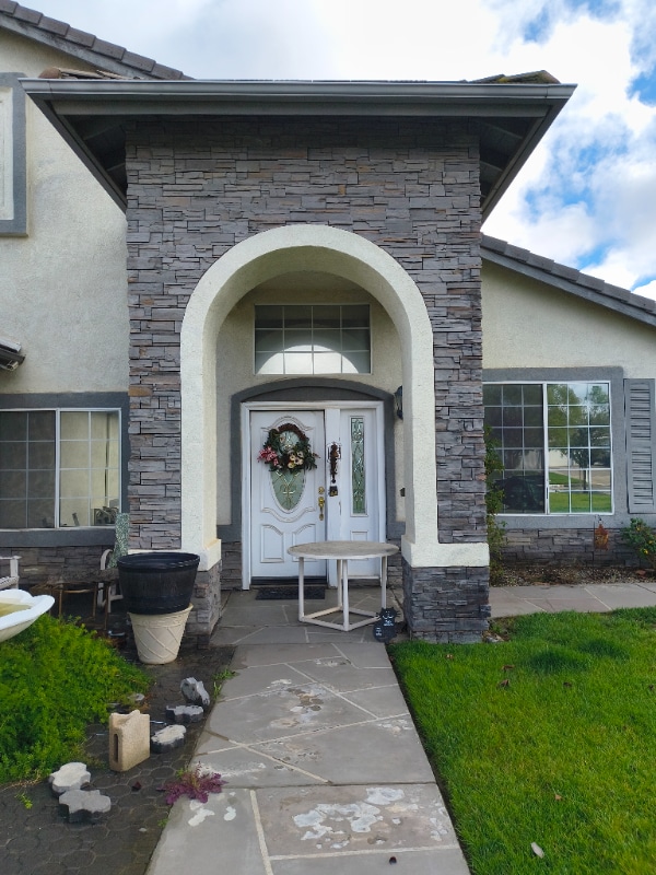 property at 28409 King Apache Cir