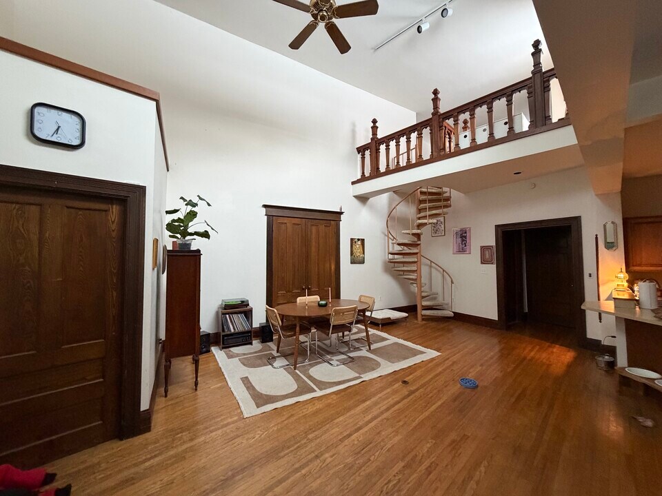 261 Averill Ave, Unit Rear in Rochester, NY - Foto de edificio