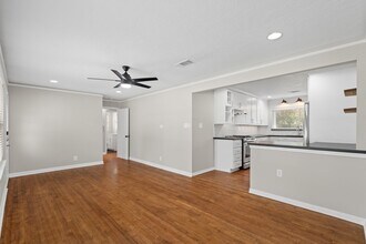 2007 Wakefield Dr in Houston, TX - Building Photo - Building Photo