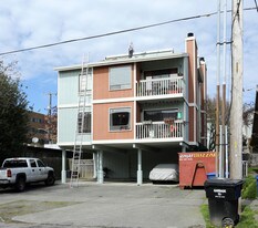 1552 52nd St in Seattle, WA - Building Photo