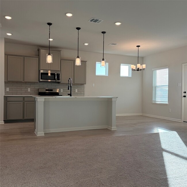 3418 Lago Norence Dr