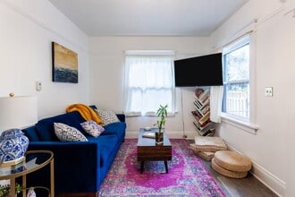 1322 NE Skidmore St in Portland, OR - Building Photo - Building Photo