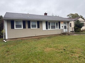 886 Carolyn Ave in Columbus, OH - Building Photo