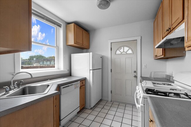 6414 N Newgard Ave in Chicago, IL - Building Photo - Building Photo