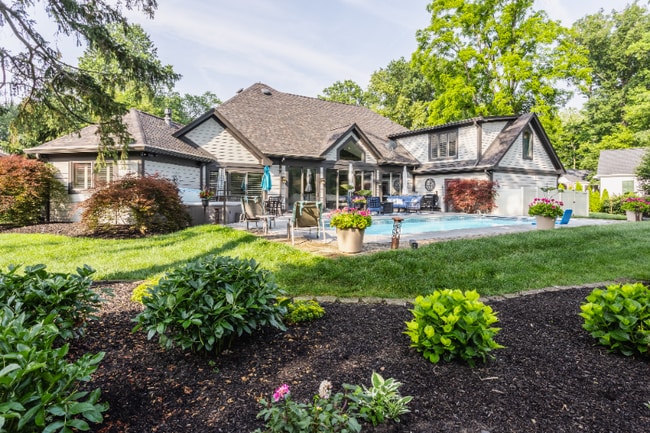 8651 Emerald Ln