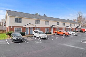 A0F62-Residences at Humboldt Square Apartm in Gastonia, NC - Building Photo - Interior Photo