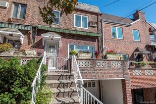 65-25 Alderton St in Queens, NY - Building Photo
