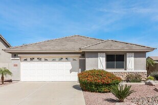 1846 W Half Moon Cir in San Tan Valley, AZ - Building Photo