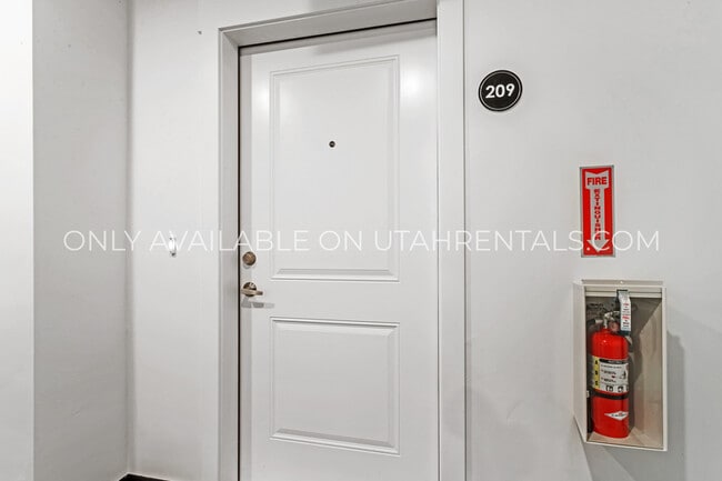 768 S 1600 W in Mapleton, UT - Building Photo - Building Photo