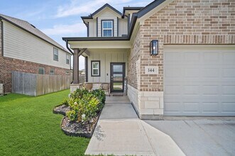 144 Shining Pt Dr in Waller, TX - Foto de edificio - Building Photo