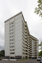 Lambeth House in Toronto, ON - Building Photo - Building Photo