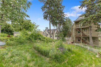 1607 Burnet Ave in Syracuse, NY - Building Photo - Building Photo