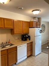 331 W Frontage Rd NW in Rochester, MN - Building Photo - Building Photo