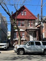 313 Stegman Pkwy in Jersey City, NJ - Building Photo