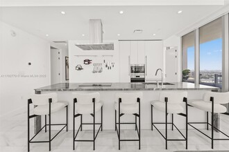 700 NE 26th Ter, Unit 2806 in Miami, FL - Building Photo - Building Photo