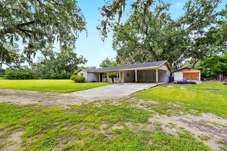 410 Old Mulrennan Rd in Valrico, FL - Building Photo - Building Photo