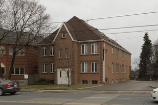 2311 Major Mackenzie Dr in Vaughan, ON - Building Photo