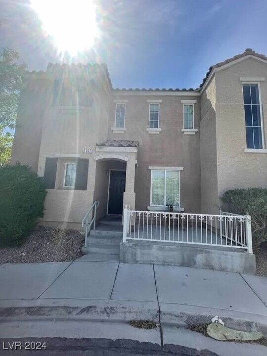 9157 Desirable Ct in Las Vegas, NV - Foto de edificio