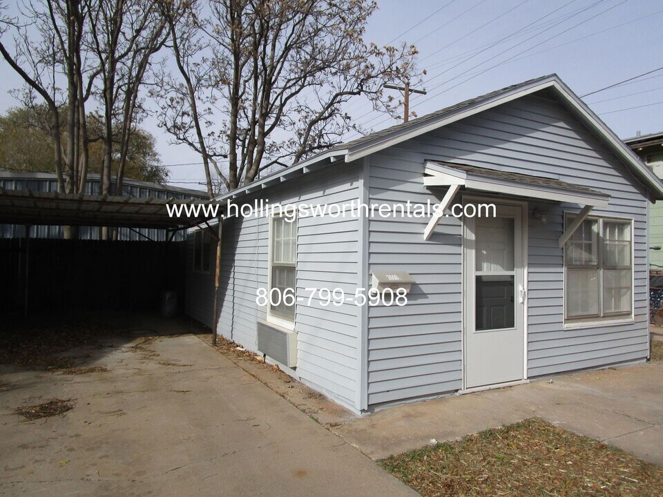 2608 Akron Ave in Lubbock, TX - Building Photo