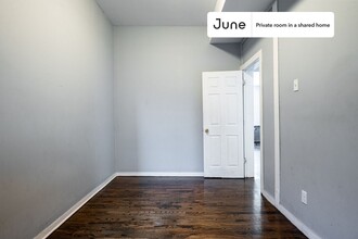 2527 W Division St in Chicago, IL - Building Photo - Building Photo