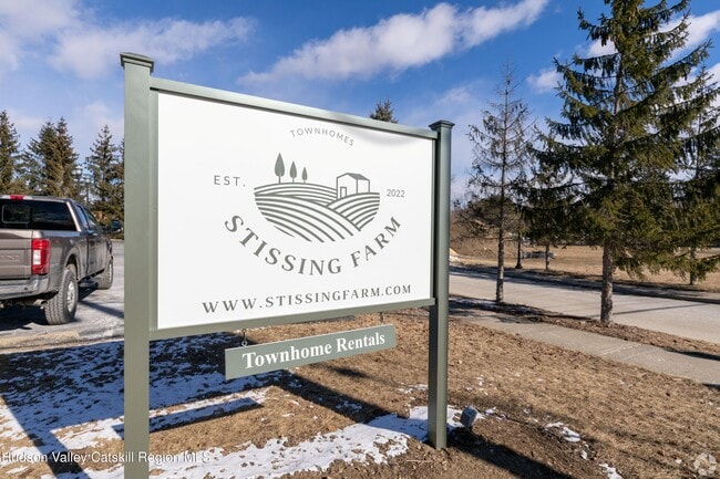 7 Hillside Rd in Pine Plains, NY - Building Photo - Building Photo