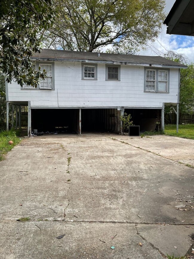 property at 4143-4143 Ector Ave