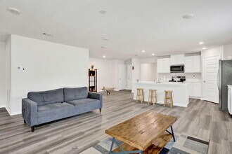 535 Mary Lou Way in Crestview, FL - Building Photo - Building Photo