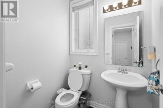 102 Sonesta Cir in Ottawa, ON - Building Photo - Building Photo