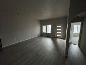 3911 Scorpio Dr SE in Mandan, ND - Building Photo - Building Photo