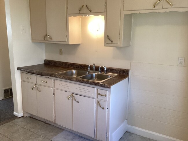 property at 7122-7124-7124 W Silver Spring Dr