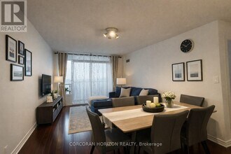 1 Rean Dr in Toronto, ON - Building Photo - Building Photo