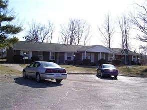 305 Miami Cir in Greenville, OH - Building Photo - Building Photo