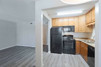 Heron Lakes Apartments in Mobile, AL - Foto de edificio - Building Photo