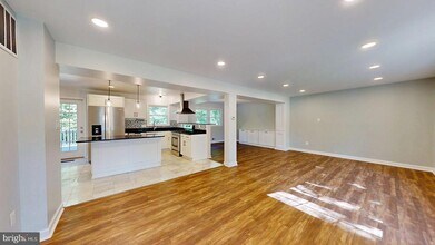 6602 Greenview Ln in West Springfield, VA - Building Photo - Building Photo