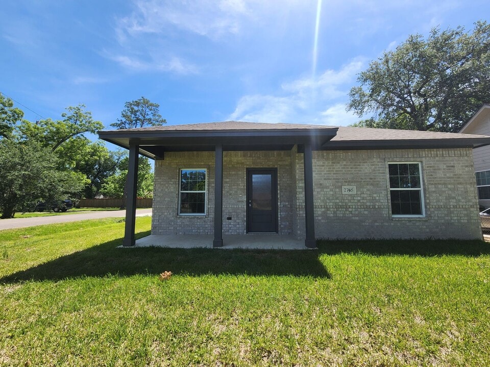 2705 Goliad St in Beaumont, TX - Building Photo