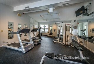 10 Westgate Dr, Unit 1T in Woburn, MA - Building Photo - Building Photo