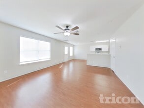 8227 Radial Ct in Rosharon, TX - Foto de edificio - Building Photo