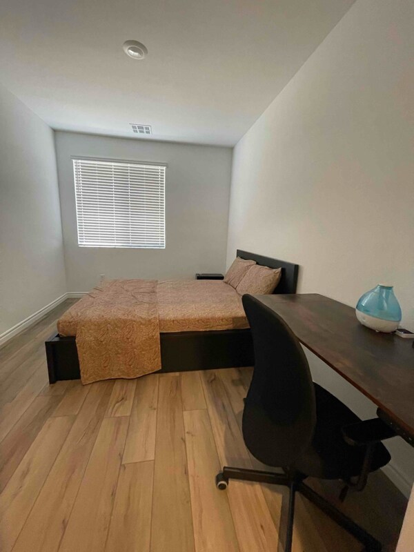 10 Rusty Ridge Ln in Henderson, NV - Building Photo - Building Photo