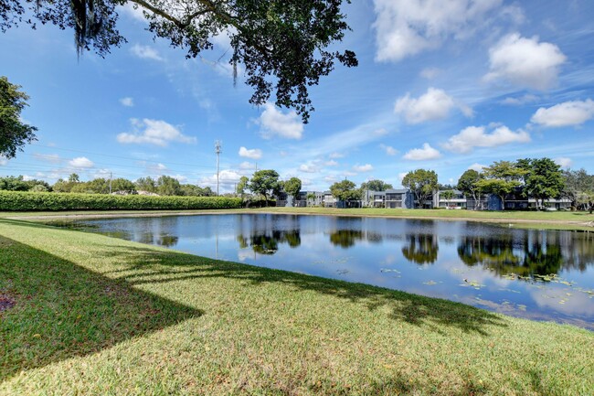 15109 Ashland Dr in Delray Beach, FL - Foto de edificio - Building Photo