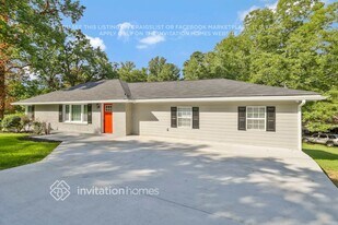 2280 Pemberton Rd SW in Atlanta, GA - Building Photo