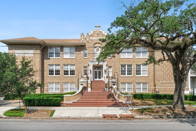 property at 1215 Louisiana Ave