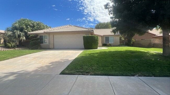 property at 3716 Wyandotte Ln