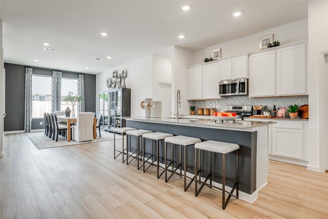 property at 2922 Mariner Island Dr