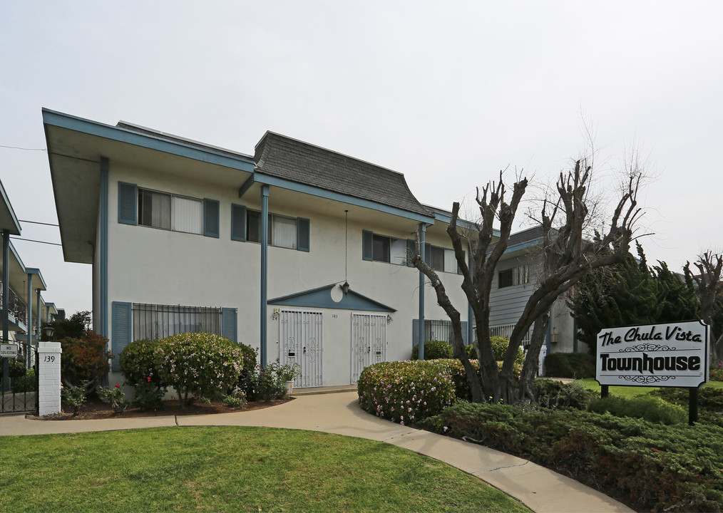 The Chula Vista Townhouse in Chula Vista, CA - Foto de edificio