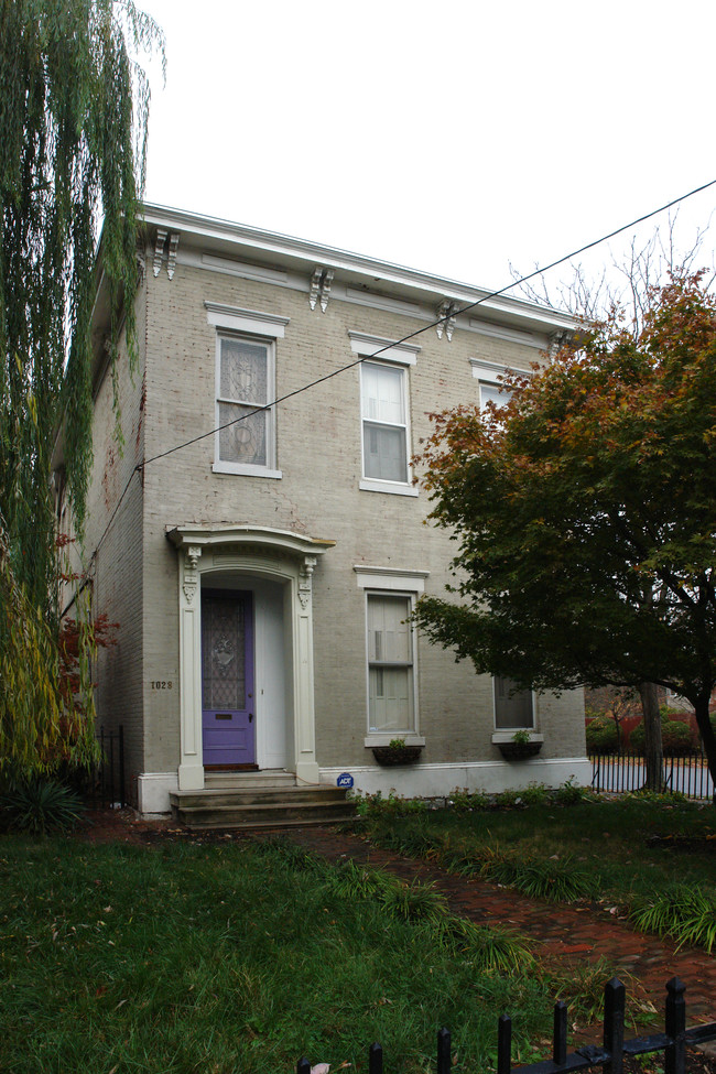 1028 S 6th St in Louisville, KY - Foto de edificio - Building Photo