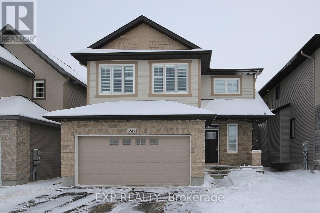 241 Balikun Heights in Ottawa, ON - Building Photo