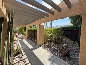 22 Mission Ct in Rancho Mirage, CA - Building Photo - Building Photo